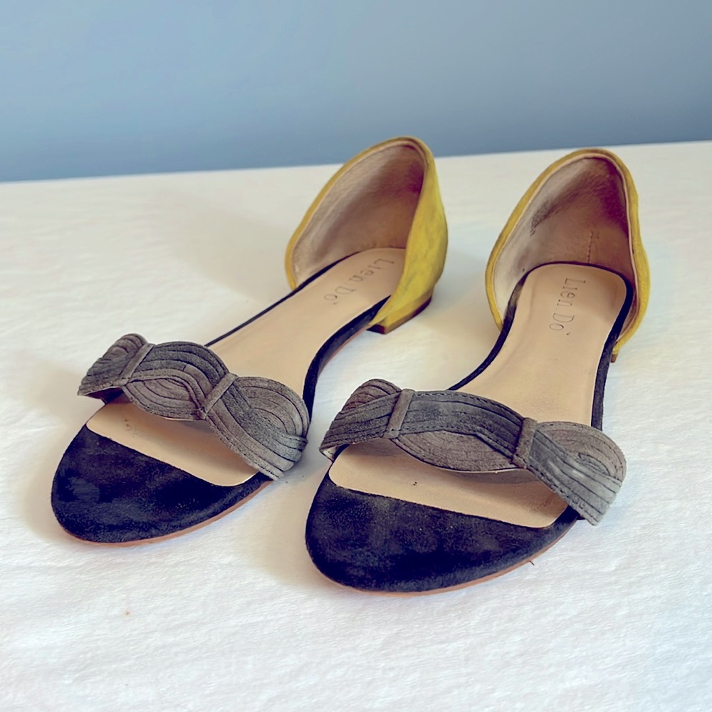 Lien Do Women's charcoal grey/Yellow Suede Flats